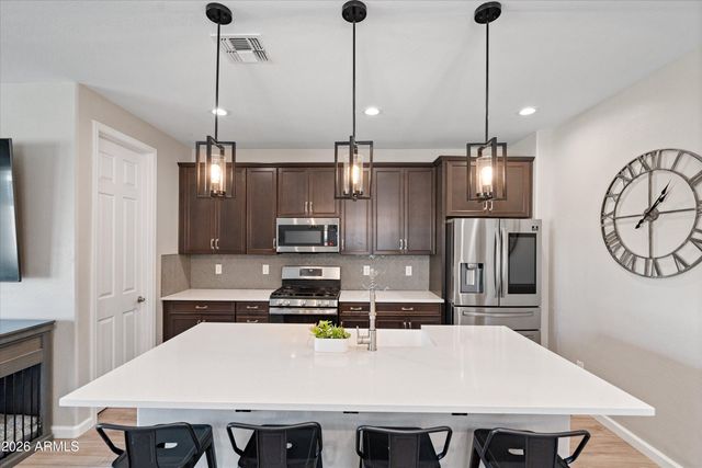 7540 W SUPERIOR Avenue, Phoenix, AZ 85043