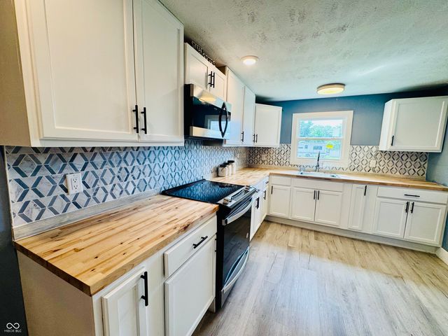 4810 W State Road 58, Freetown, IN 47235