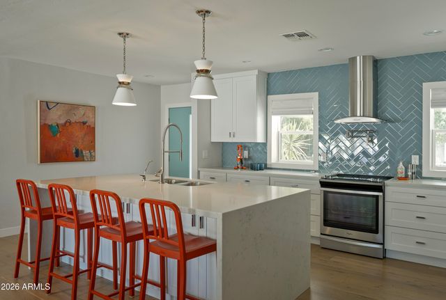 3802 E HEATHERBRAE Drive, Phoenix, AZ 85018