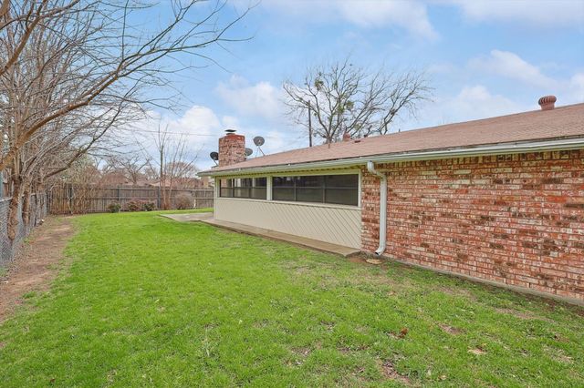 804 Forest Glen Drive, Bedford, TX 76021