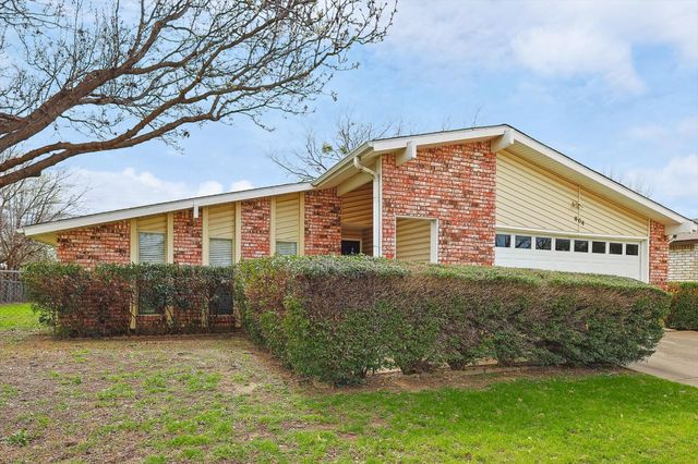 804 Forest Glen Drive, Bedford, TX 76021