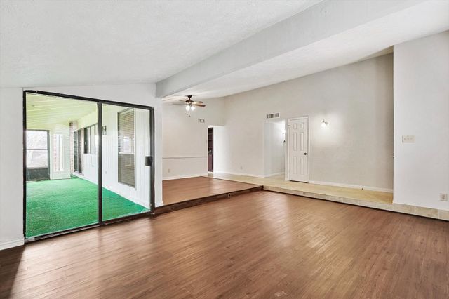 804 Forest Glen Drive, Bedford, TX 76021