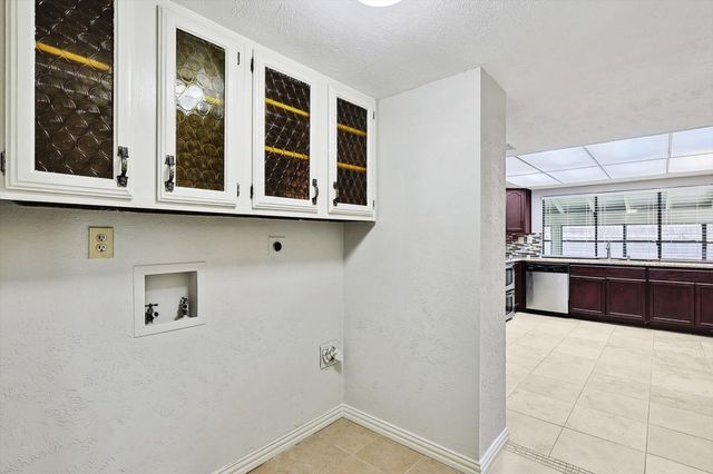 804 Forest Glen Drive, Bedford, TX 76021