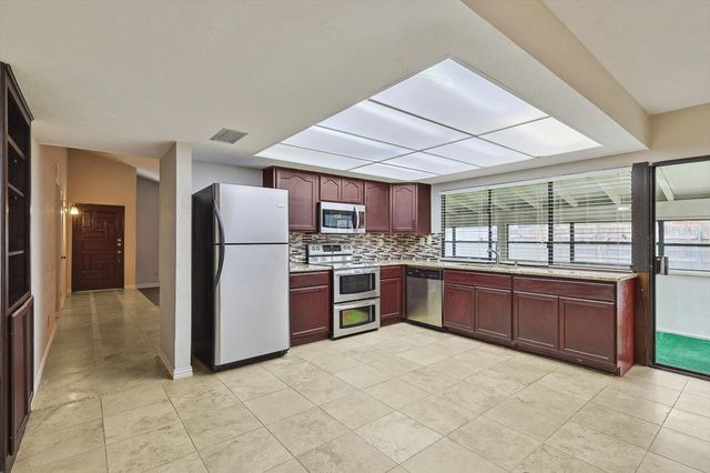 804 Forest Glen Drive, Bedford, TX 76021
