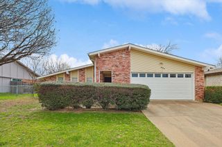 804 Forest Glen Drive, Bedford, TX 76021