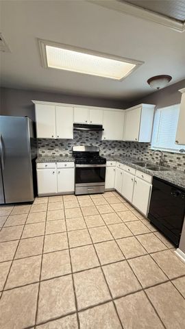 4919 Lochman Lane, Pearland, TX 77584