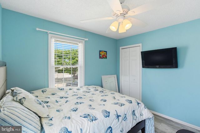 77 WINDJAMMER CT, Bayville, NJ 08721