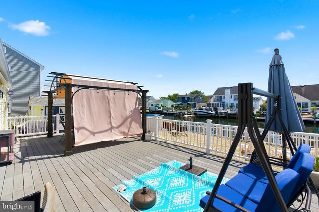 77 WINDJAMMER CT, Bayville, NJ 08721