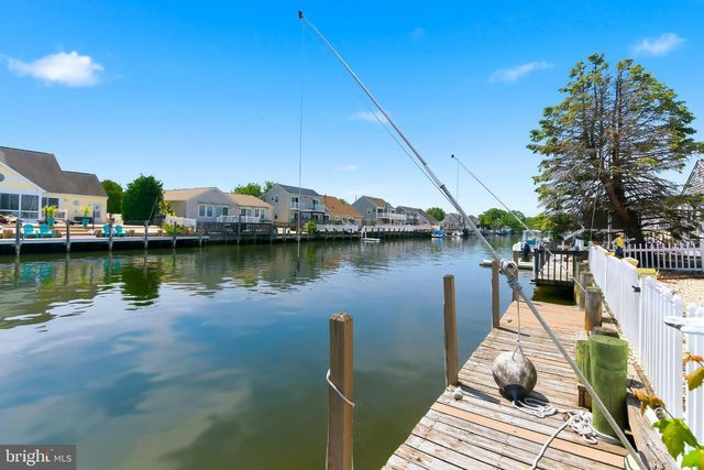 77 WINDJAMMER CT, Bayville, NJ 08721