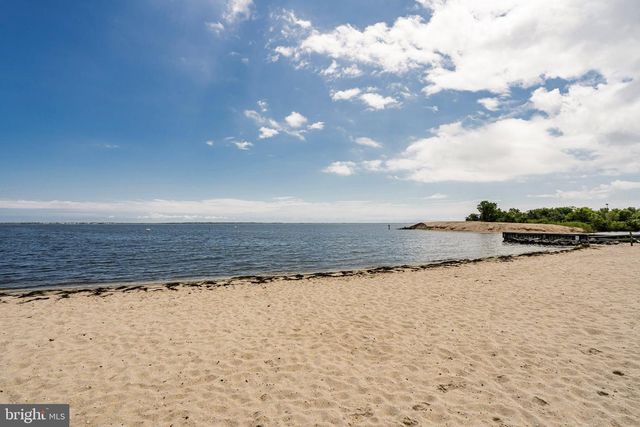 77 WINDJAMMER CT, Bayville, NJ 08721
