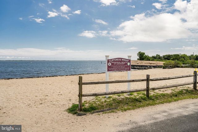 77 WINDJAMMER CT, Bayville, NJ 08721