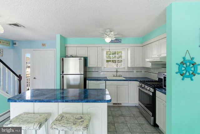 77 WINDJAMMER CT, Bayville, NJ 08721