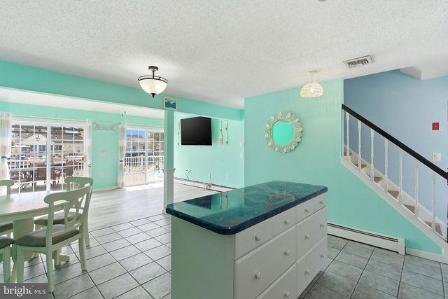 77 WINDJAMMER CT, Bayville, NJ 08721