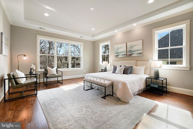8204 HAMPDEN LN, Bethesda, MD 20817