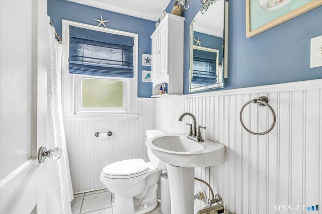 21 Grove Street, Shelton, CT 06484