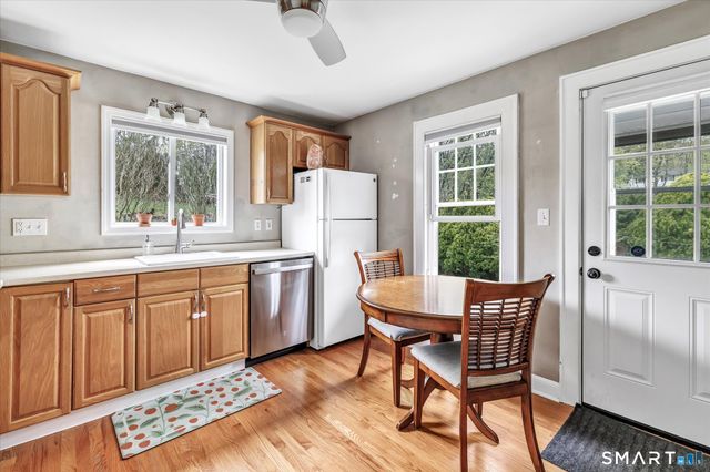 21 Grove Street, Shelton, CT 06484