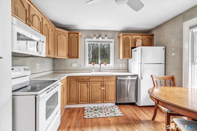 21 Grove Street, Shelton, CT 06484