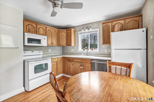 21 Grove Street, Shelton, CT 06484