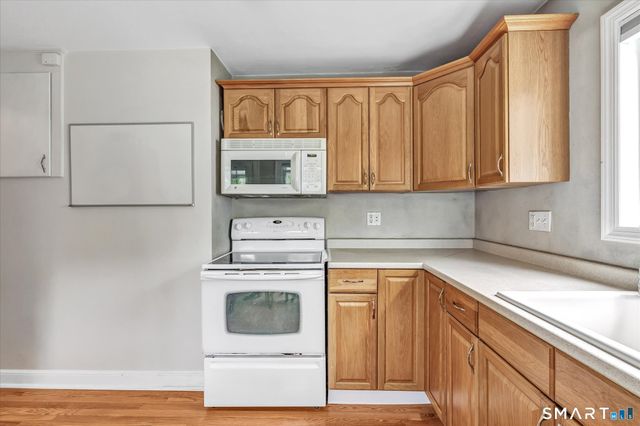 21 Grove Street, Shelton, CT 06484