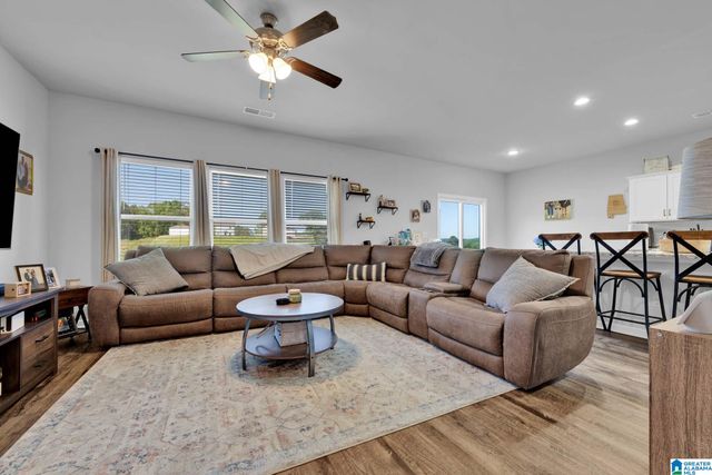 8661 MOHRING PLACE, Leeds, AL 35094