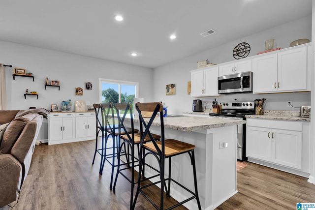 8661 MOHRING PLACE, Leeds, AL 35094