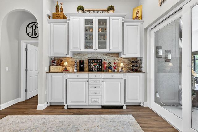 3904 S NINE DRIVE, Valrico, FL 33596