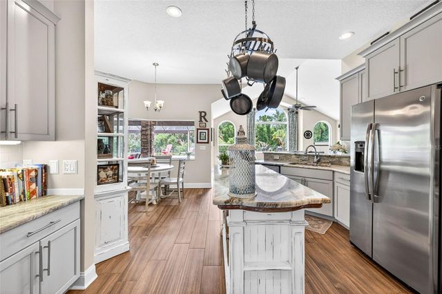3904 S NINE DRIVE, Valrico, FL 33596