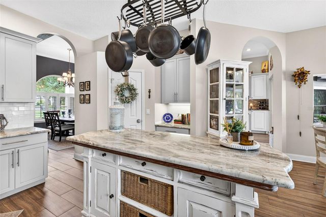 3904 S NINE DRIVE, Valrico, FL 33596