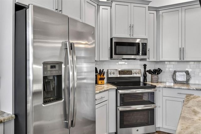3904 S NINE DRIVE, Valrico, FL 33596