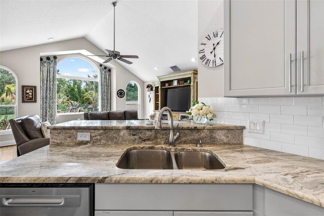 3904 S NINE DRIVE, Valrico, FL 33596