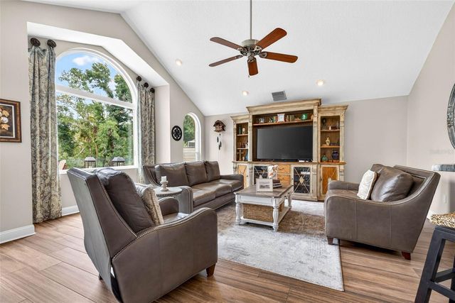 3904 S NINE DRIVE, Valrico, FL 33596