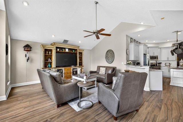 3904 S NINE DRIVE, Valrico, FL 33596
