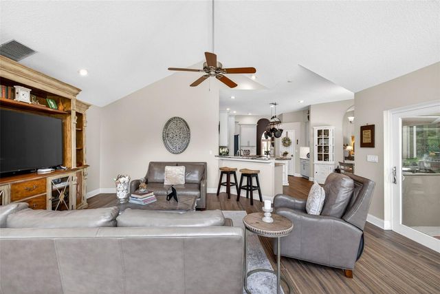 3904 S NINE DRIVE, Valrico, FL 33596