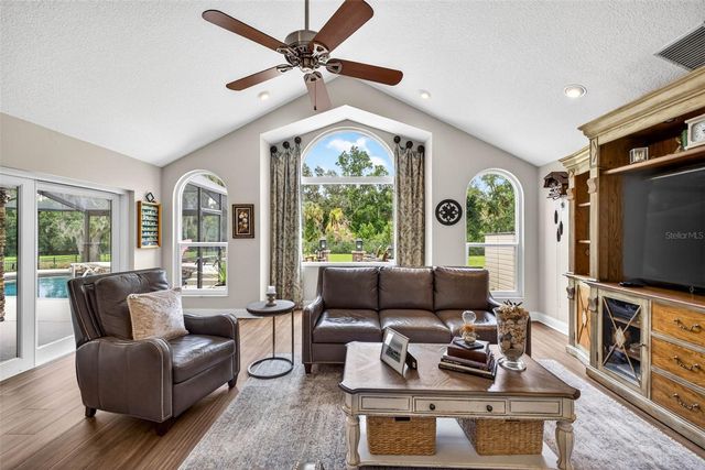 3904 S NINE DRIVE, Valrico, FL 33596
