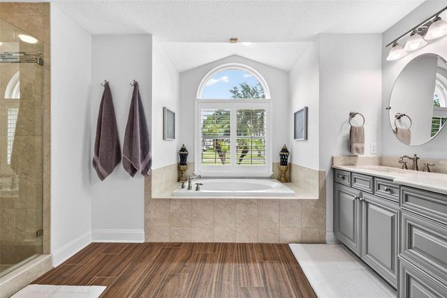 3904 S NINE DRIVE, Valrico, FL 33596