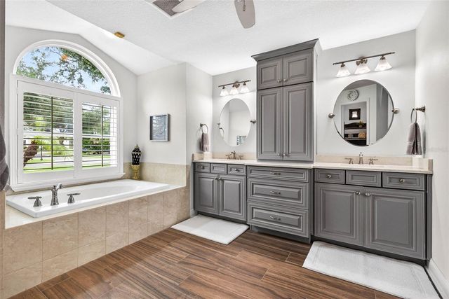 3904 S NINE DRIVE, Valrico, FL 33596