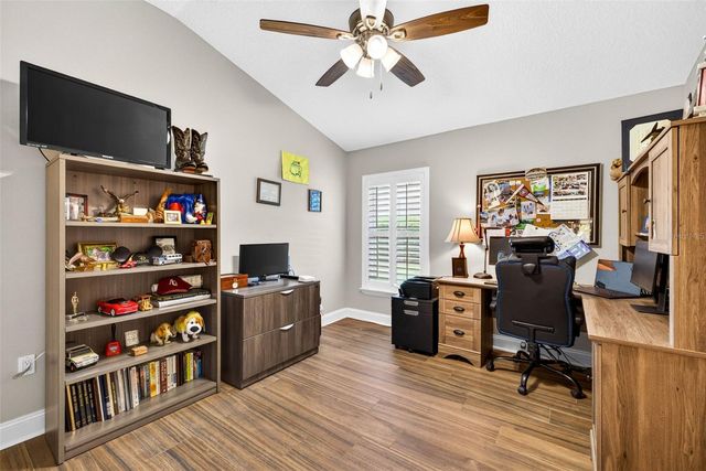 3904 S NINE DRIVE, Valrico, FL 33596