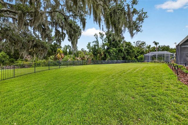 3904 S NINE DRIVE, Valrico, FL 33596