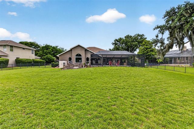 3904 S NINE DRIVE, Valrico, FL 33596