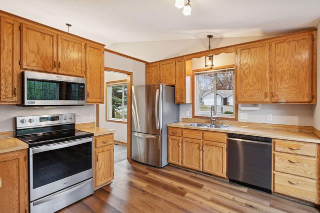 10511 Redwood Street NW, Coon Rapids, MN 55433