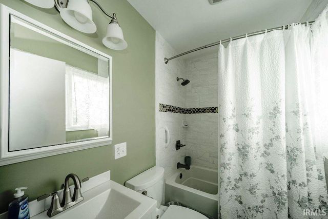 112 N Morrison Road, Muncie, IN 47304