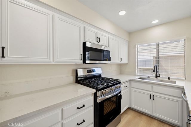 2640 W Segerstrom Ave. B, Santa Ana, CA 92704