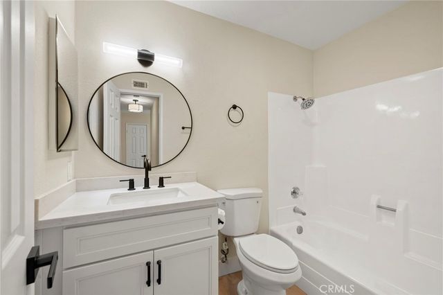 2640 W Segerstrom Ave. B, Santa Ana, CA 92704