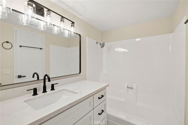 2640 W Segerstrom Ave. B, Santa Ana, CA 92704
