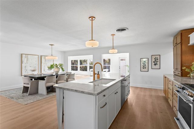 1182 41ST AVENUE NE, St Petersburg, FL 33703