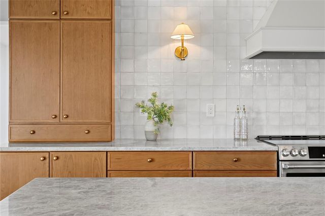 1182 41ST AVENUE NE, St Petersburg, FL 33703