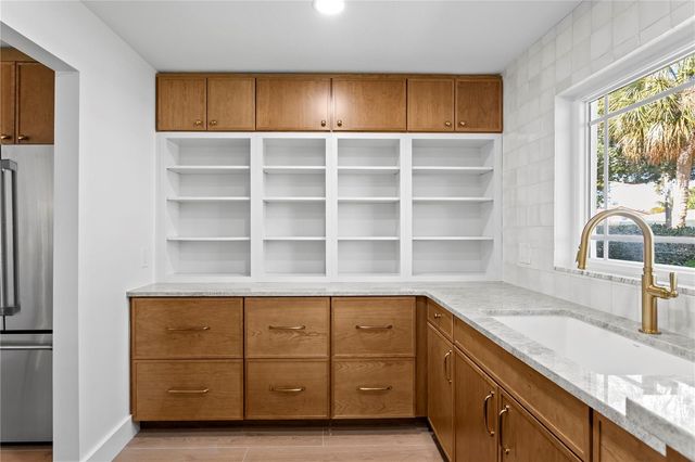 1182 41ST AVENUE NE, St Petersburg, FL 33703