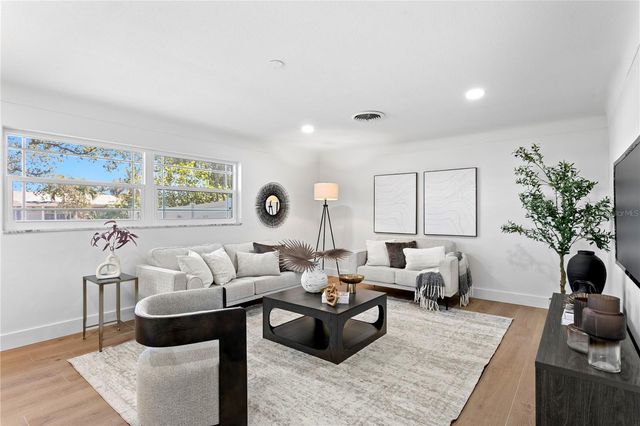 1182 41ST AVENUE NE, St Petersburg, FL 33703