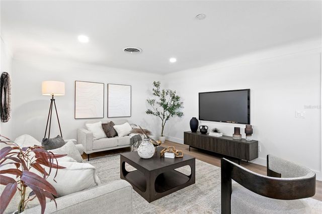 1182 41ST AVENUE NE, St Petersburg, FL 33703