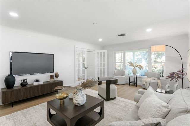 1182 41ST AVENUE NE, St Petersburg, FL 33703